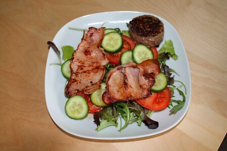 Tomato bacon tartar