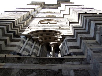 Cathedral San Lorenzo Genova Liguria Italy - Creative Commons by gnuckx