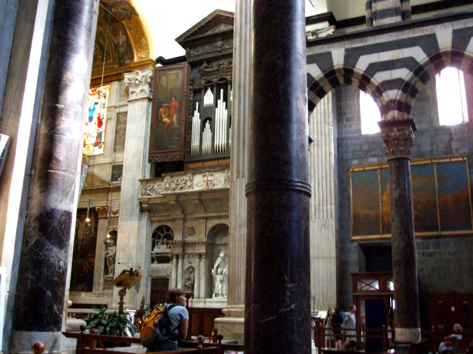 Cathedral San Lorenzo Genova Liguria Italy - Creative Commons by gnuckx
