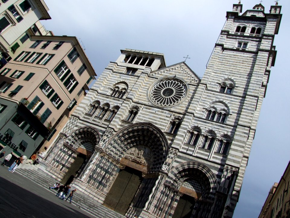 Cathedral San Lorenzo Genova Liguria Italy - Creative Commons by gnuckx