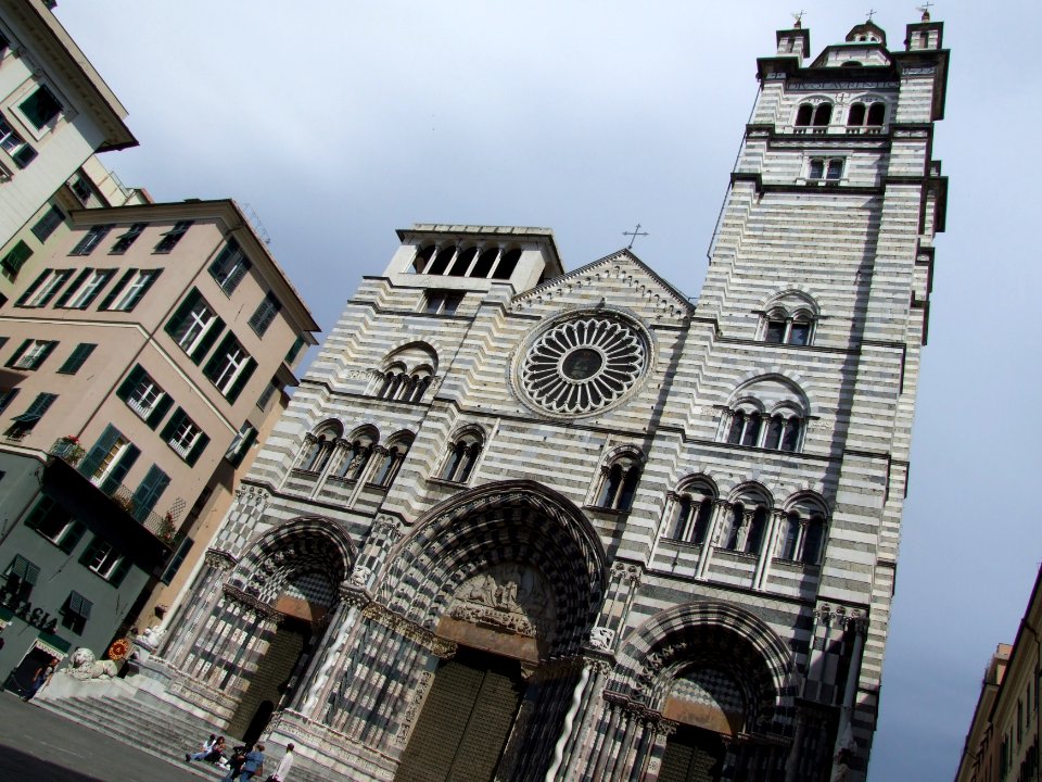 Cathedral San Lorenzo Holy Grail Genova Liguria Italy - Creative Commons by gnuckx