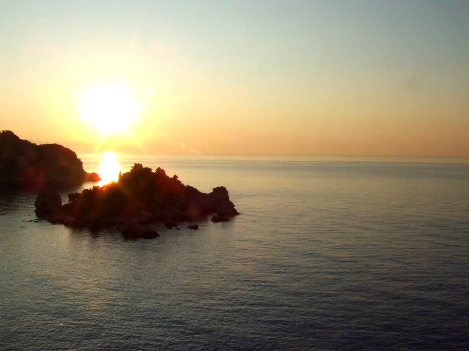 Dawn Sunset-Isola Bella-Taormina-Sicilia-Italy - Creative Commons by gnuckx