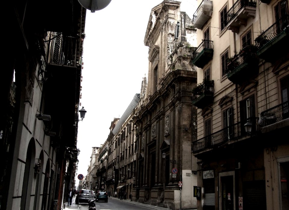 Palermo Street Sicily Italy - Creative Commons by gnuckx