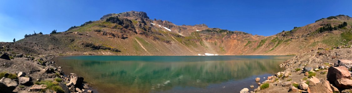 Goat Lake at Goat Rocks Wilderness in WA