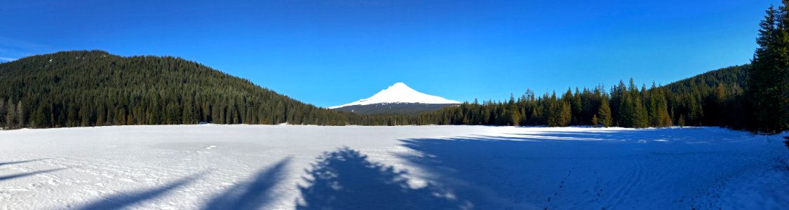 Trillium Lake at Mt. Hood in OR photo