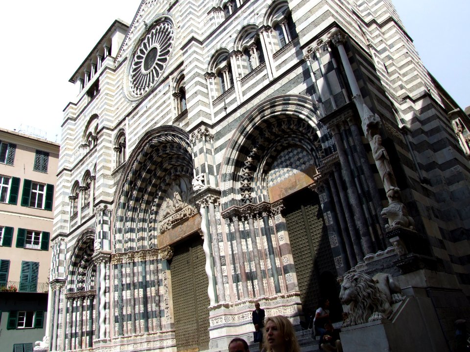 Cathedral San Lorenzo Genova Liguria Italy - Creative Commons by gnuckx