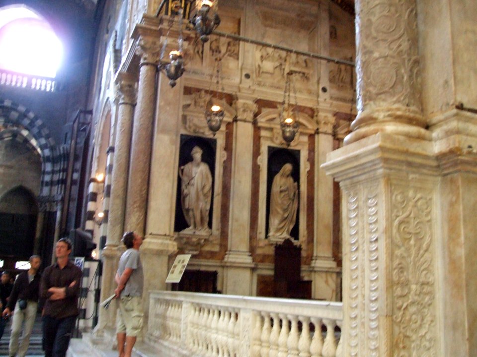 Cathedral San Lorenzo Genova Liguria Italy - Creative Commons by gnuckx