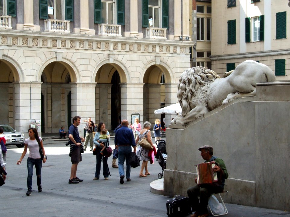 Cathedral San Lorenzo Genova Liguria Italy - Creative Commons by gnuckx