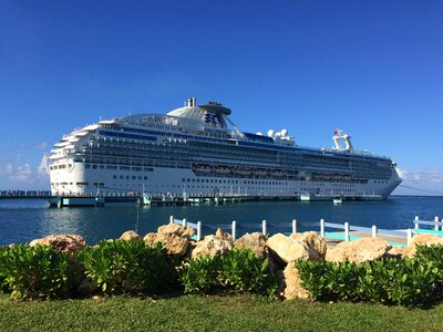 Vacation ship tourism