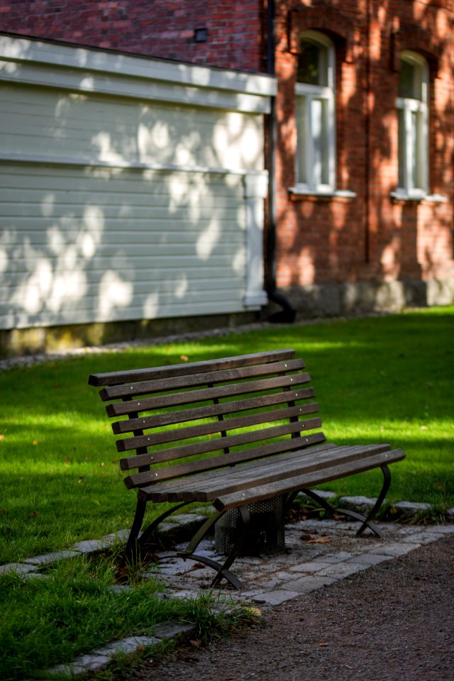 Sibeliuksen puiston soivat penkit, Hämeenlinna, Finland