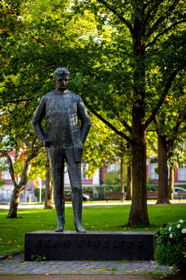Sibeliuksen patsas, Hämeenlinna, Finland
