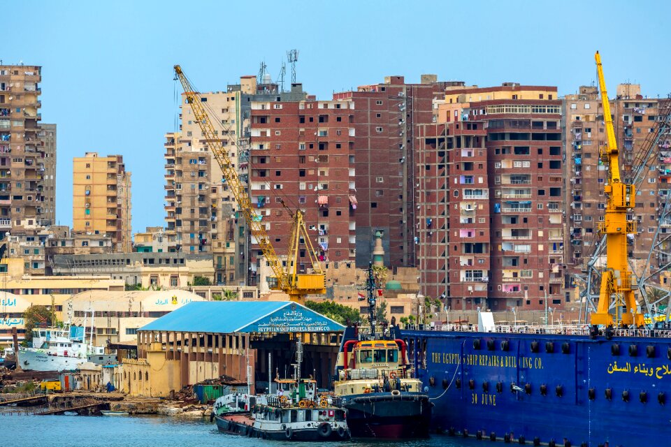 Apartment marina cranes