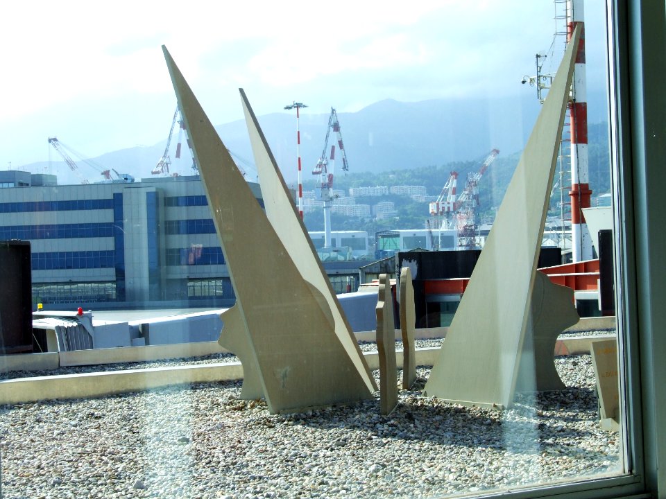Genova-Airport-Liguria-Italy - Creative Commons by gnuckx