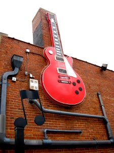 Giant Gee-Tar