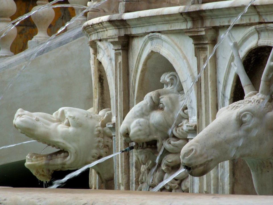 DSCF1592-Fontana della Vergogna-Palermo-Sicily-Italy-Castielli CC0-HQ
