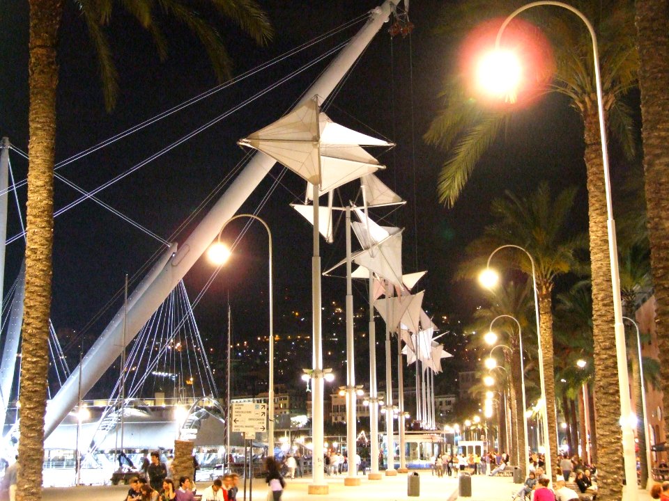Genova-Porto-Liguria-Italy - Creative Commons by gnuckx