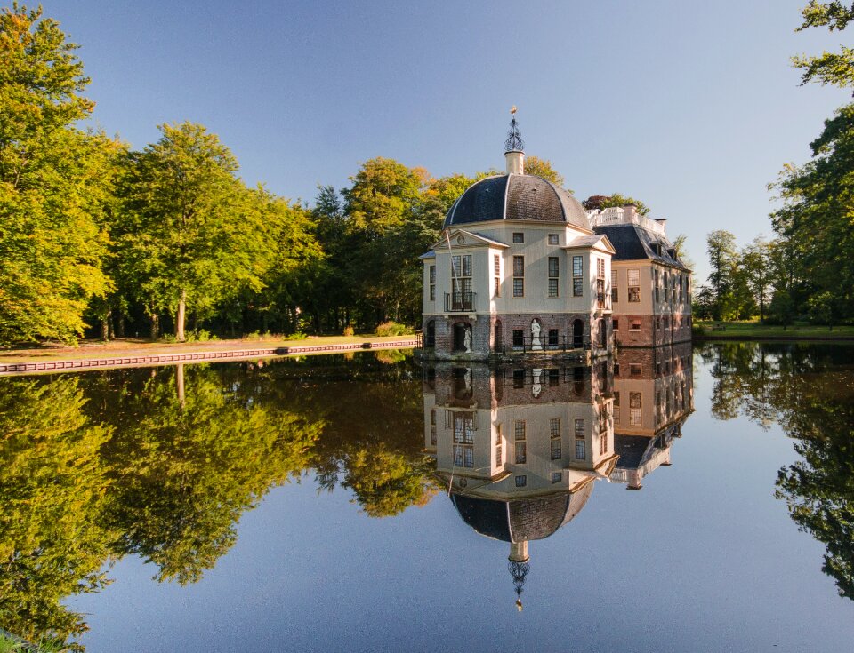 17th century building pond