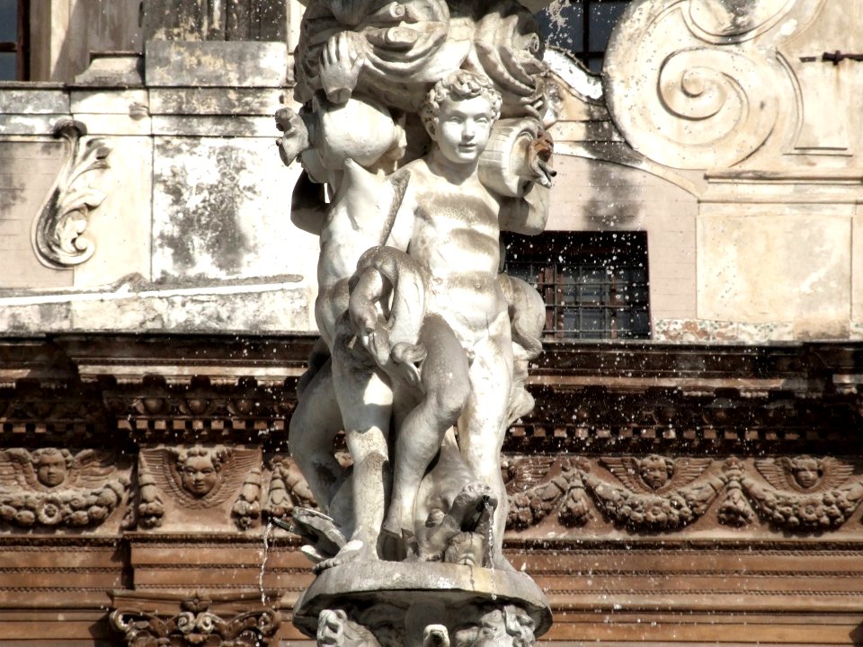 DSCF1431-Fontana della Vergogna-Palermo-Sicily-Italy-Castielli CC0-HQ