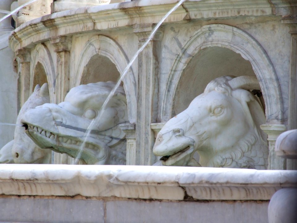DSCF1483-Fontana della Vergogna-Palermo-Sicily-Italy-Castielli CC0-HQ