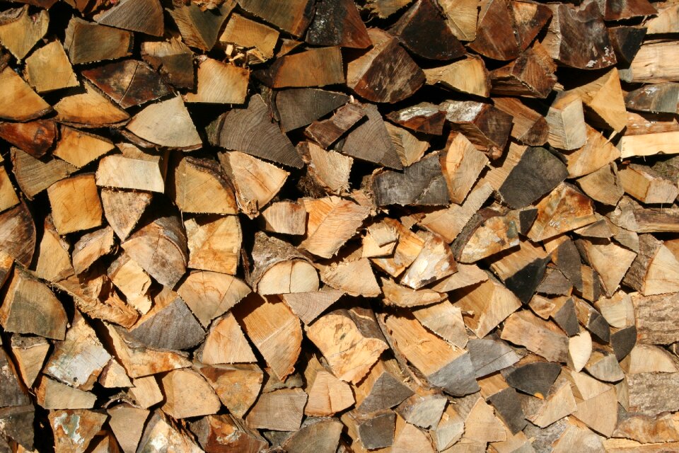 Combs thread cutting heat firewood stack