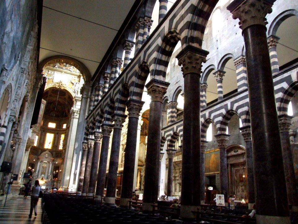 Cathedral San Lorenzo Genova Liguria Italy - Creative Commons by gnuckx