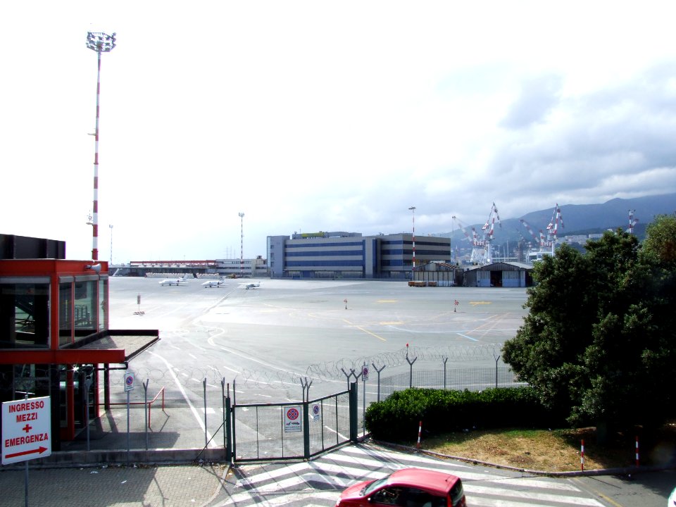 Genova-Airport-Liguria-Italy - Creative Commons by gnuckx