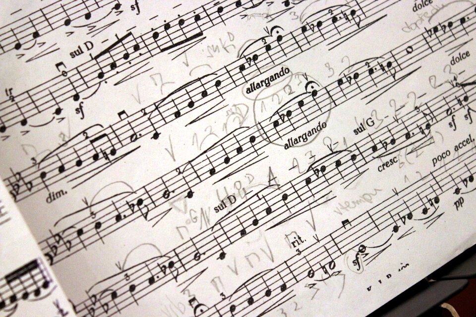 Treble clef melody brand