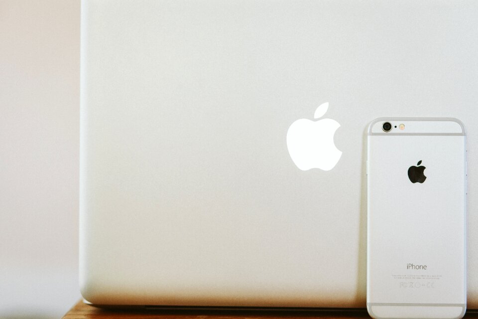 Laptop macbook logo