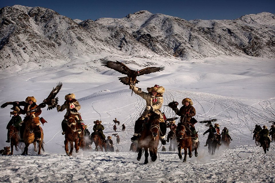 golden eagle festival mongolia 37