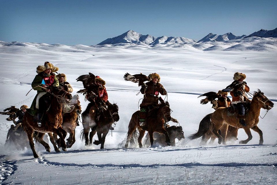 golden eagle festival mongolia 38