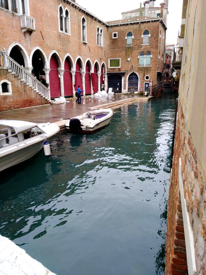 Canal. Venecia (Italia).