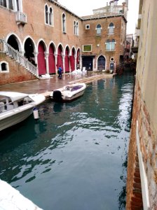 Canal. Venecia (Italia). photo
