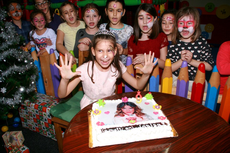 Cake kids happiness