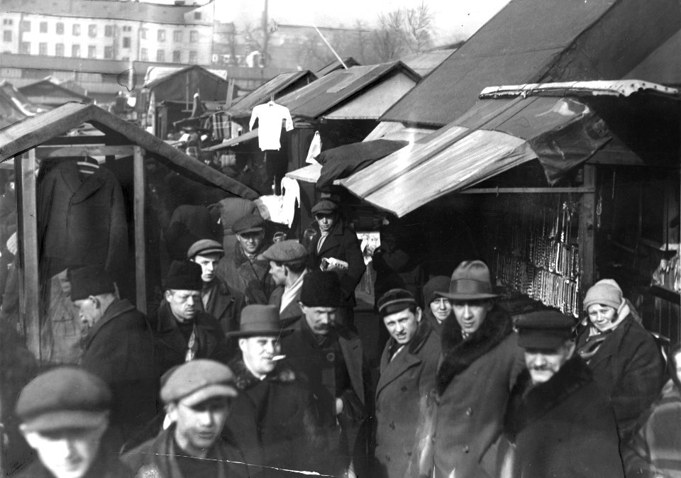 Handel na pl. Kercelego (Kercelaku) w Warszawie