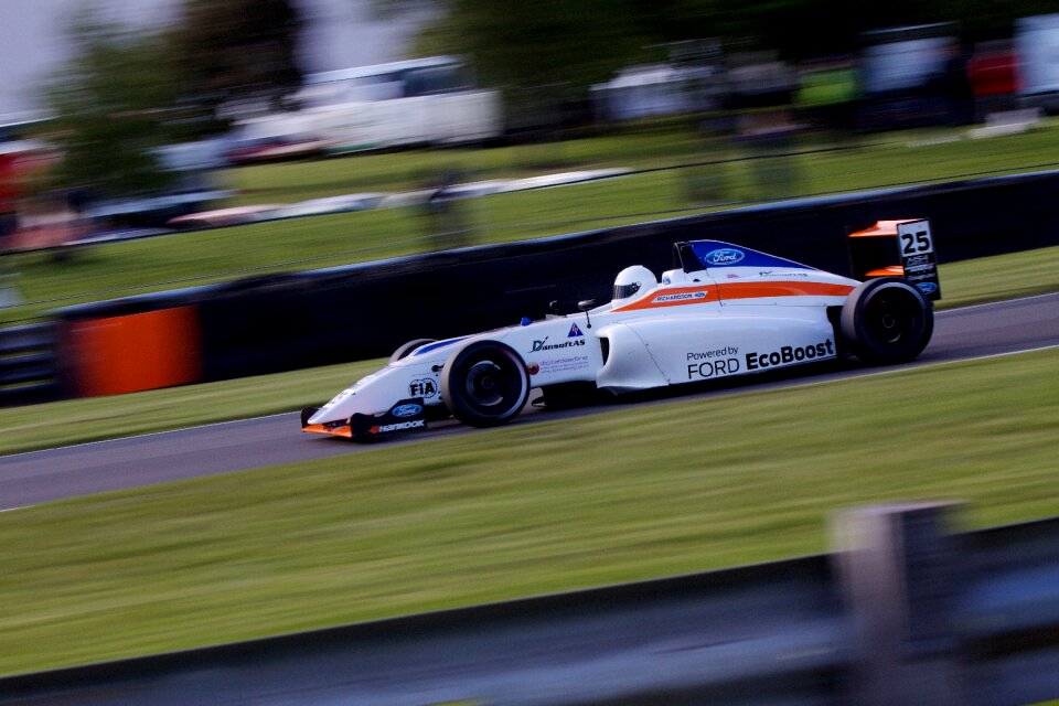 Fast speed single seater