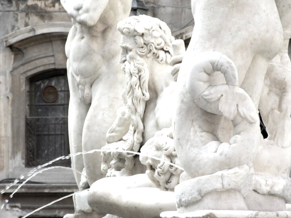 Fontana della Vergogna-Palermo-Sicily-Italy - Creative Commons by gnuckx