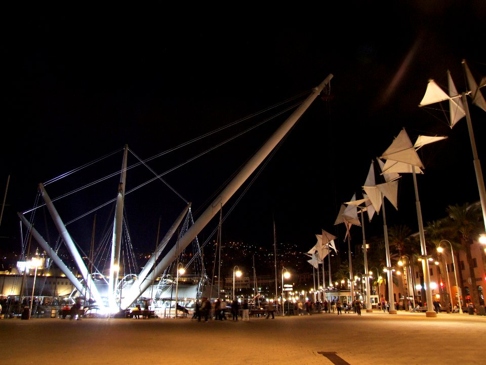Genova-Porto-Liguria-Italy - Creative Commons by gnuckx