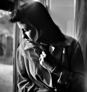 En-Vogue: Portrait of Barbara Cottam, a second generation Anglo-American, Albuquerque, New Mexico, February 1943.