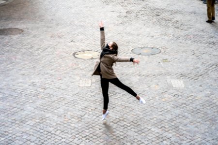 Ballerina dancing at Broad and Wall Street