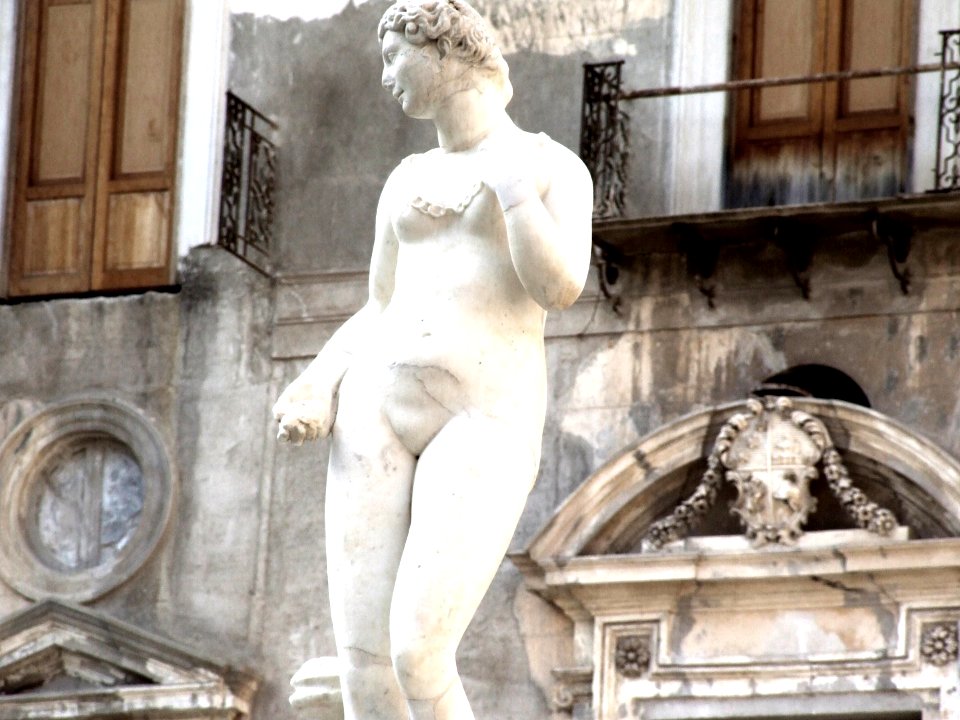 Fontana della Vergogna-Palermo-Sicily-Italy - Creative Commons by gnuckx