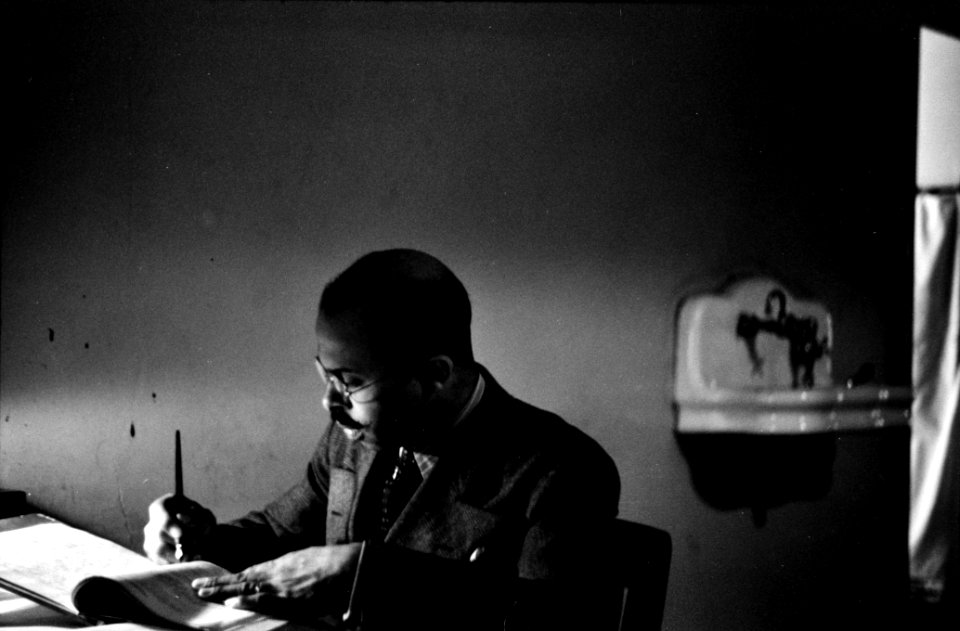 Medicus: Staff doctor at Providence Hospital, Chicago, Illinois, 1941.