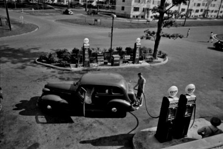 Cooperative gas station at Greenbelt, Maryland, September 1938.