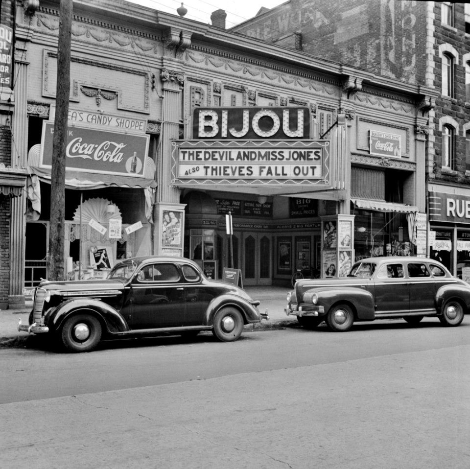 Thieves Fall Out: Theatre in the workers' section of Holyoke, Massachusetts, October 1941.