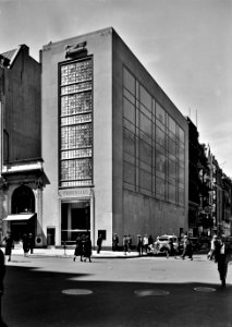 Steuben Glass, business at 718 5th Ave., New York City. Exterior, general view, September 1937.