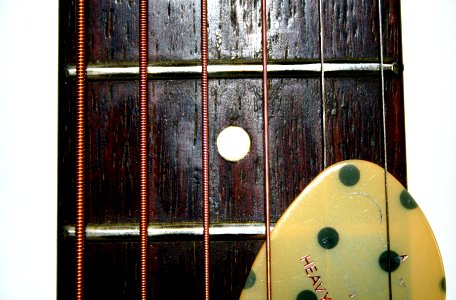 Pick n' Strings