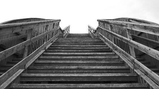 Emergence black and white gradually