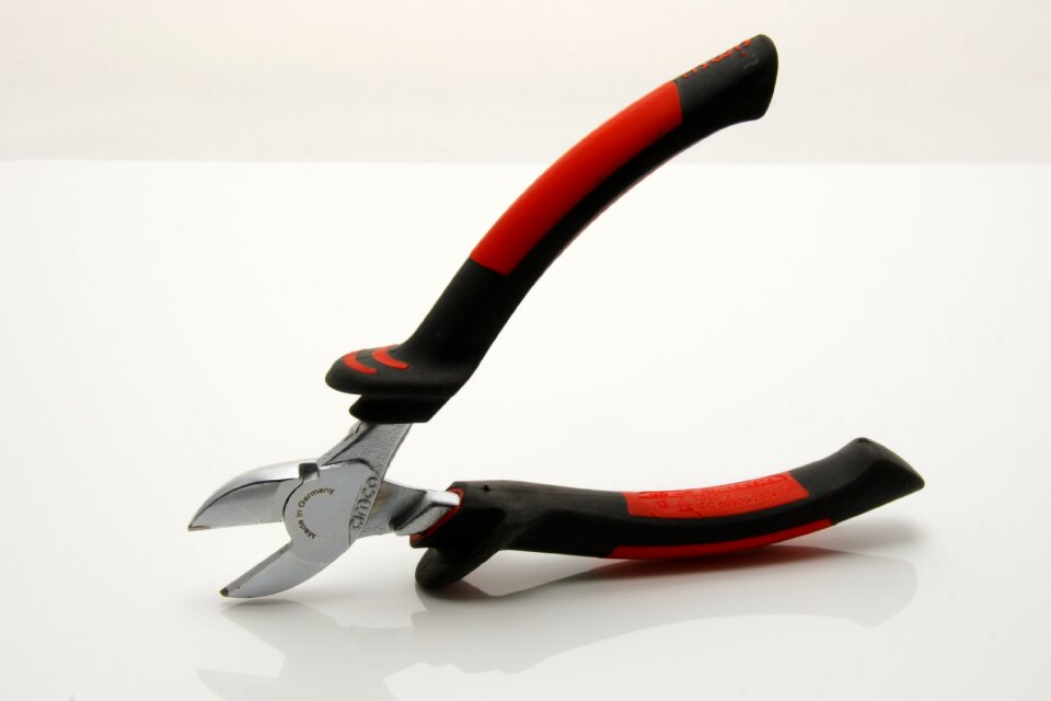 Diagonal cutting pliers metal craft