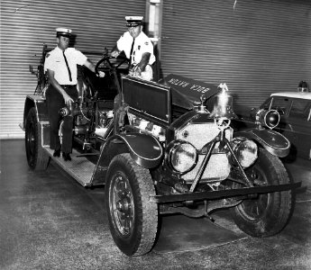 betsy-historical-fire-engine-boca-raton-2a