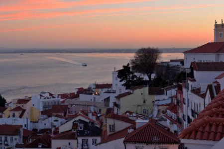 atardecer lisboa photo