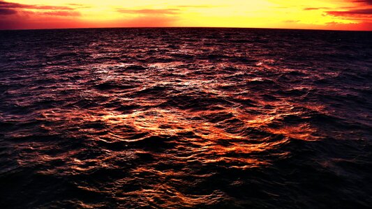 Water dusk waves